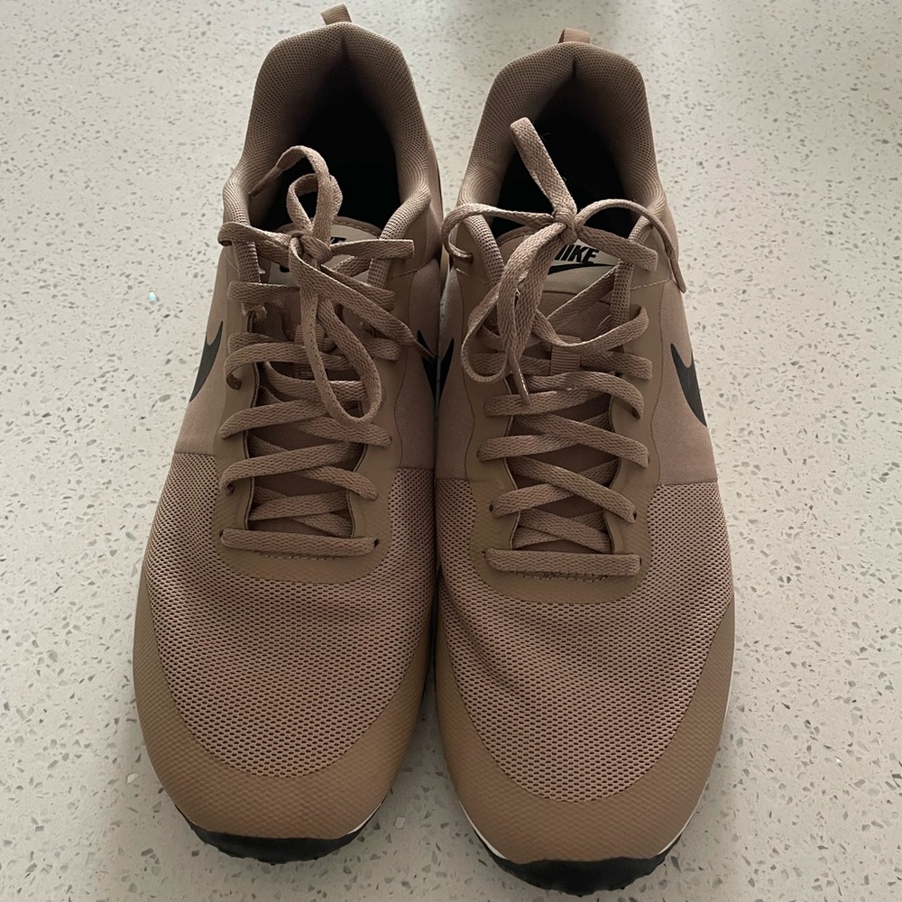 Nike Men's Tan Sneakers